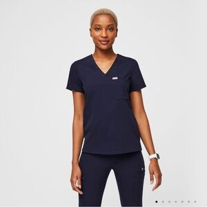 Figs Women's Navy Catarina™ - One-Pocket Scrub Top, Size XS, Navy Blue